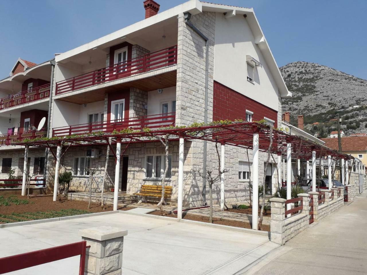 Apartmani Rada Trebinje Exterior foto